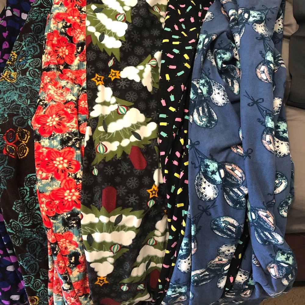 Six pairs of lularoe leggings